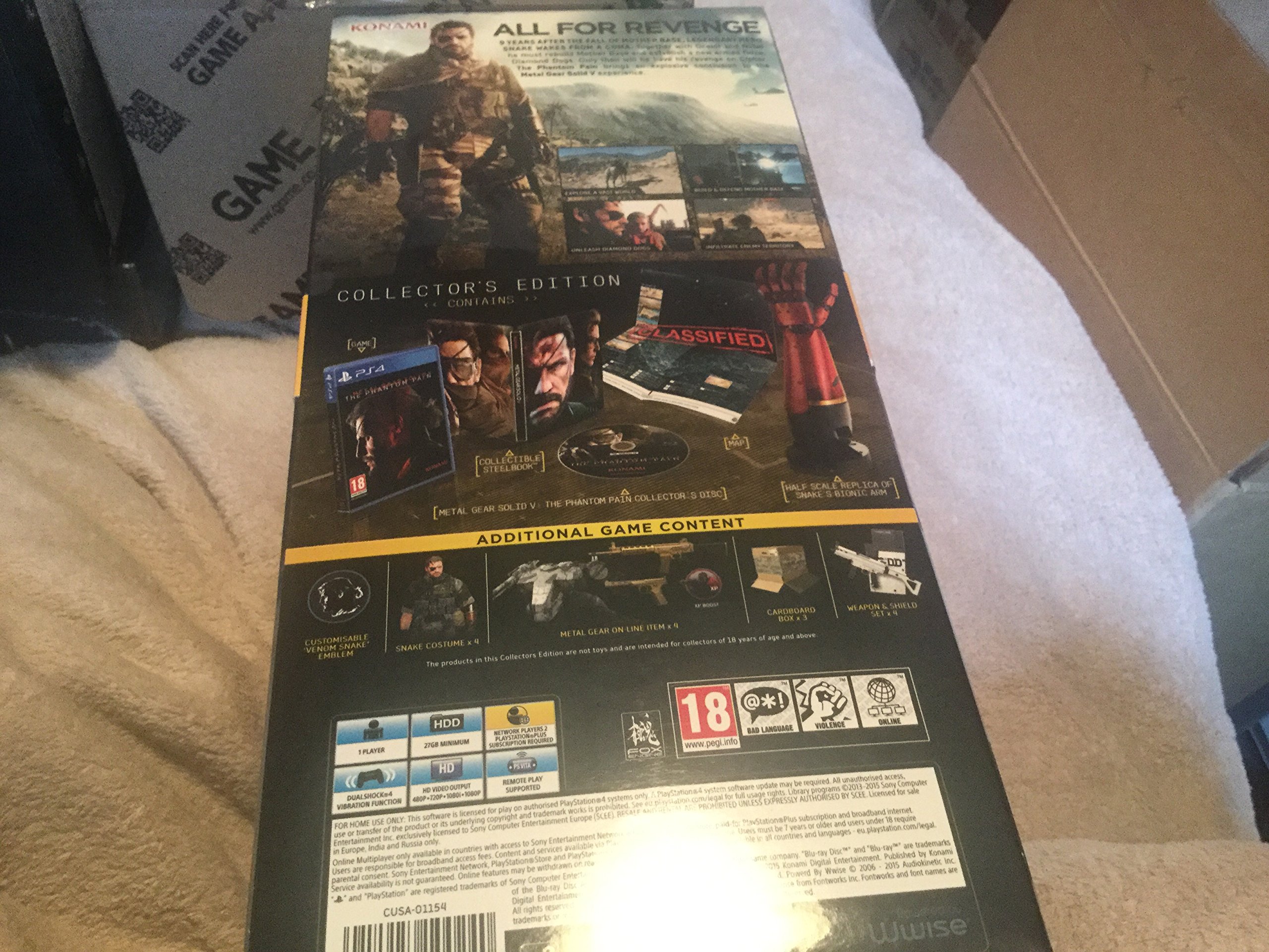 Metal Gear Solid V: The Phantom Pain [Collectors Edition inkl. Collectors Box mit Diamond Dog Magnet, Steelbook, behind the Scene Blu-Ray, Landkarte, Snakes Arm Replica]
