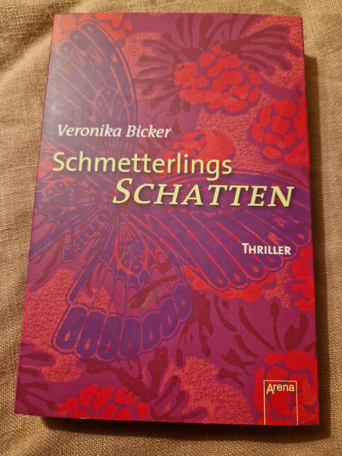 Schmetterlingsschatten: Thriller (Arena Thriller)